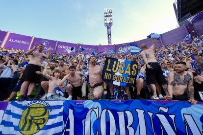 El Deportivo celebra el ascenso en Zorrilla.