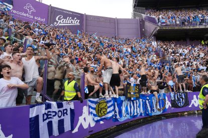El Deportivo celebra el ascenso en Zorrilla.