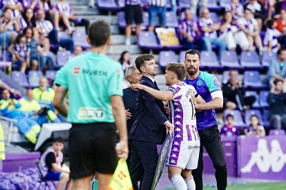 Una acción del real Valladolid 0-2 Deportivo en Zorrilla.