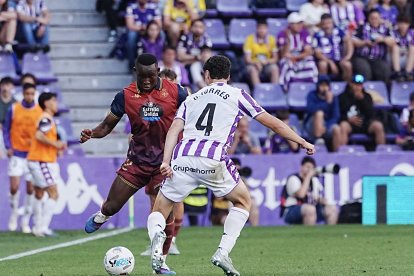 Una acción del real Valladolid 0-2 Deportivo en Zorrilla.