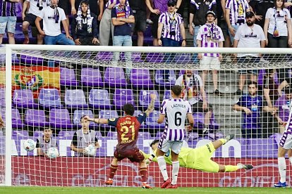 Una acción del real Valladolid 0-2 Deportivo en Zorrilla.