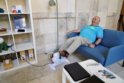 El proyecto Vivemais, coordinado por Fundación INTRAS, presenta en Valladolid la actividad intergeneracional ‘Cuidar innovando nos conecta al futuro’.
