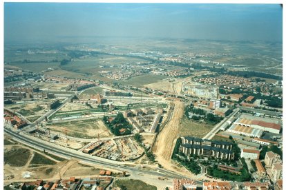 Panorámica de Valladolid. Ronda Sur y carretera de Rueda en 1997
