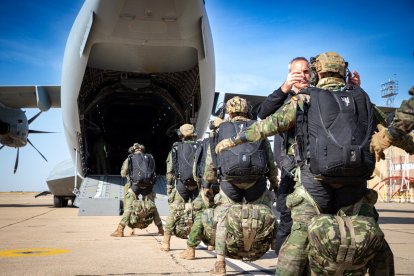 Paracaidismo de vértigo en la Base de Villanubla