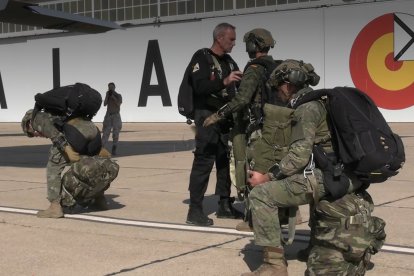Paracaidismo de vértigo en la Base de Villanubla
