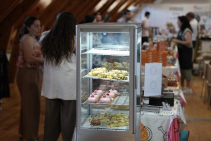 Mostradores de la IV Feria Dulcería en La Granja