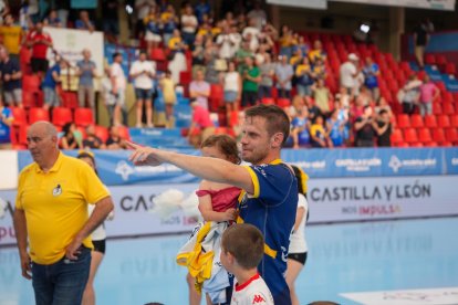 Imágenes del Recoletas-BM Nava en la despedida de Miguel Camino como jugador del Recoletas.