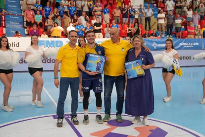 Imágenes del Recoletas-BM Nava en la despedida de Miguel Camino como jugador del Recoletas.