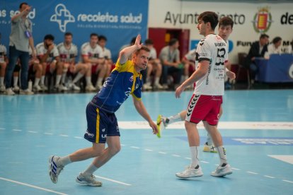 Imágenes del Recoletas-BM Nava en la despedida de Miguel Camino como jugador del Recoletas.