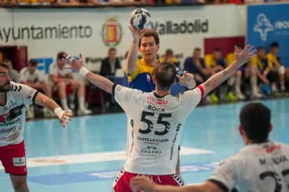Imágenes del Recoletas-BM Nava en la despedida de Miguel Camino como jugador del Recoletas.