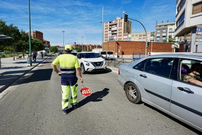 Retirada del paso a nivel de la vía de Ariza en la calle Arca Real