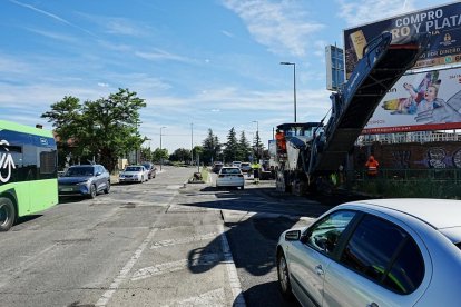 Retirada del paso a nivel de la vía de Ariza en la calle Arca Real