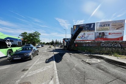 Retirada del paso a nivel de la vía de Ariza en la calle Arca Real