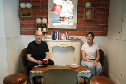 Chema González y Ruth Chimeno son los dueños de la cafetería El Paquidermo, en la esquina con Santo Domingo de Silos