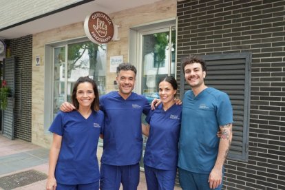 Leticia, Pablo,Sandra y Hugo son el equipo de la clínica de fisioterapia Villa del Prado, en el número 15.