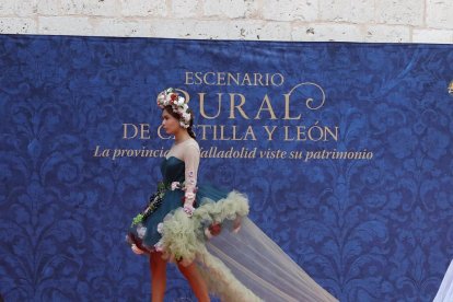 Desfile 'La provincia de Valladolid viste su patrimonio' en Simancas (Valladolid)