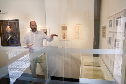 La exposición es el eje de una programación que incluye cine al aire libre, conferencias y talleres hasta septiembre.
