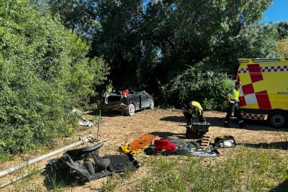Accidente en la VA-30, en Santovenia de Pisuerga (Valladolid).