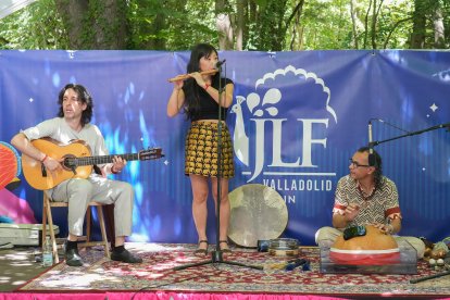 Sesiones musicales y de danza en el Jaipur Literature Festival en el Campo Grande de Valladolid.