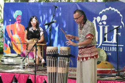 Sesiones musicales y de danza en el Jaipur Literature Festival en el Campo Grande de Valladolid.