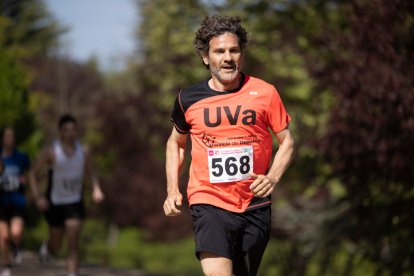 Corredor durante la Media Maratón Universitaria.