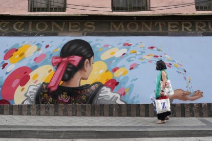 Mural pintado por 'Zeta' en la plaza del Corrillo