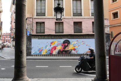 Mural pintado por 'Zeta' en la plaza del Corrillo