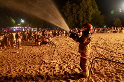 Noche de San Juan en la playa de las Moreras en Valladolid.