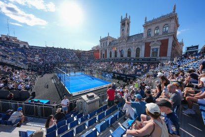Aspecto de la Plaza Mayor para presenciar el partido de Coello en octavos de final.