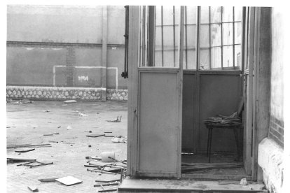 Esquina de un patio con la caseta de vigilancia, en la Cárcel Nueva de Madre de Dios, en 1986