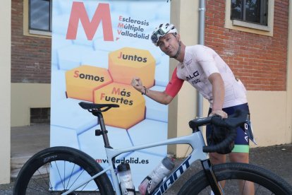 Abraham del Caño, ciclista que llegará hasta Lyon por La Esclerosis Múltiple