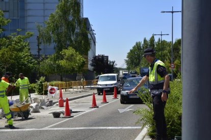 Obras en avenida Salamanca a la altura del edificio Duque de Lerma