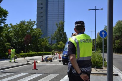 Obras en avenida Salamanca a la altura del edificio Duque de Lerma