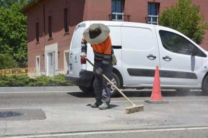 Obras en avenida Salamanca a la altura del edificio Duque de Lerma