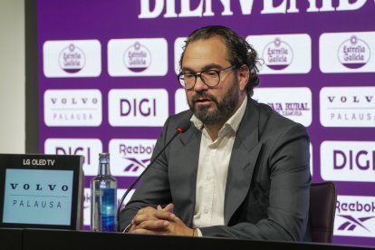 Presentación de Víctor Fernández Jr. con el Real Valladolid.