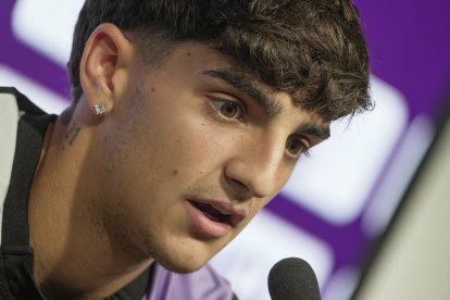 Presentación de Víctor Fernández Jr. con el Real Valladolid.