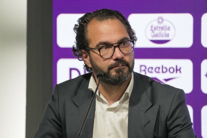 Presentación de Víctor Fernández Jr. con el Real Valladolid.