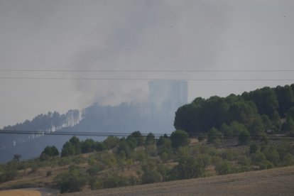 El Incendio en Íscar (Valladolid) desde las afueras.