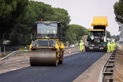 Asfaltado de la N-122 entre Tudela de Duero y Traspinedo.