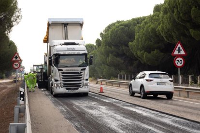 Asfaltado de la N-122 entre Tudela de Duero y Traspinedo.