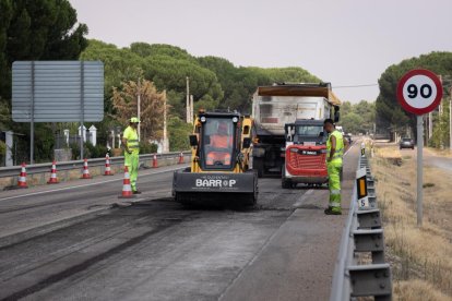Asfaltado de la N-122 entre Tudela de Duero y Traspinedo.
