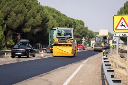 Asfaltado de la N-122 entre Tudela de Duero y Traspinedo.
