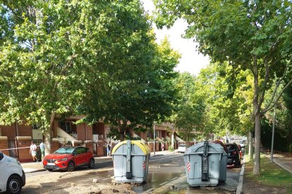 Reventón de una tubería en la calle Padre Llanos