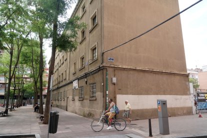 Actuaciones previas al derribo de la Casa Cuartel de la Plaza Vadillos de Valladolid.