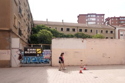 Actuaciones previas al derribo de la Casa Cuartel de la Plaza Vadillos de Valladolid.