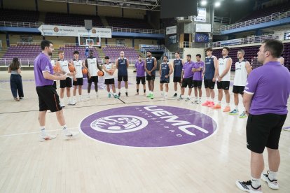 Presentación y primer entrenamiento del UEMC Baloncesto Valladolid.