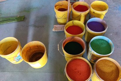 Las arenitas de colores que se utilizan para la alfombra