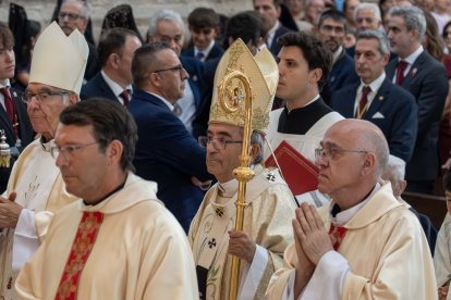 Misa y procesión en honor a la Virgen de Nuestra Señora de San Lorenzo. El alcalde de Valladolid, Jesús Julio Carnero, junto al consejero de la Presidencia, Luis Miguel González Gago, y al presidente de la Diputación de Valladolid, Conrado Íscar y demás autoridades, asisten a la misa solemne en la Catedral en honor a la Virgen de Nuestra Señora de San Lorenzo