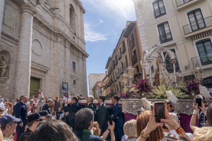 Misa y procesión en honor a la Virgen de Nuestra Señora de San Lorenzo. El alcalde de Valladolid, Jesús Julio Carnero, junto al consejero de la Presidencia, Luis Miguel González Gago, y al presidente de la Diputación de Valladolid, Conrado Íscar y demás autoridades, asisten a la misa solemne en la Catedral en honor a la Virgen de Nuestra Señora de San Lorenzo