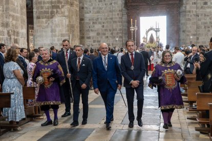 Misa y procesión en honor a la Virgen de Nuestra Señora de San Lorenzo. El alcalde de Valladolid, Jesús Julio Carnero, junto al consejero de la Presidencia, Luis Miguel González Gago, y al presidente de la Diputación de Valladolid, Conrado Íscar y demás autoridades, asisten a la misa solemne en la Catedral en honor a la Virgen de Nuestra Señora de San Lorenzo